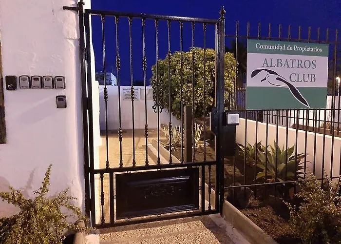 2 Bedroom Grandfloor-pto. Del Carmen Apartman *